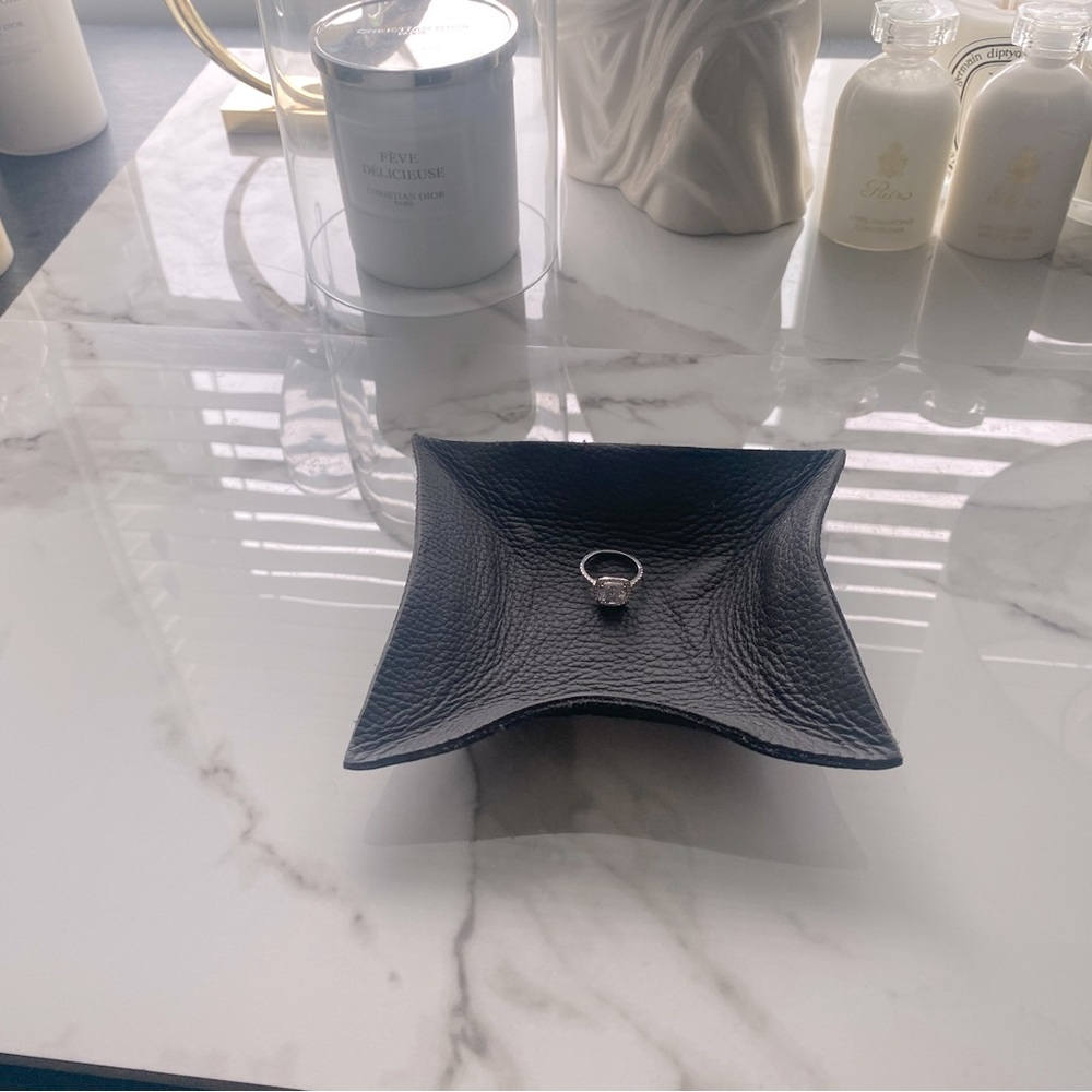 LEATHER VALET TRAY - Picture 1 of 2